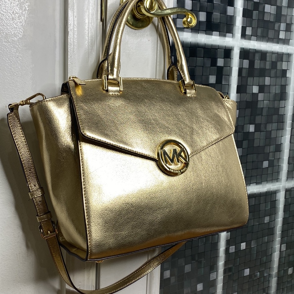 💕 Michael Kors gold leather large top satchel bag gorgeous 💕 - Picture 3 of 17